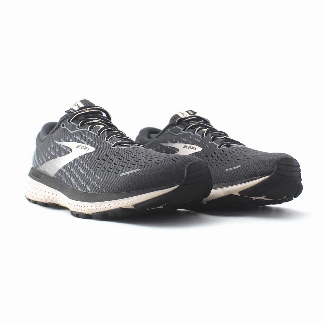 BROOKS GHOST 13 Brooks running footwear shots