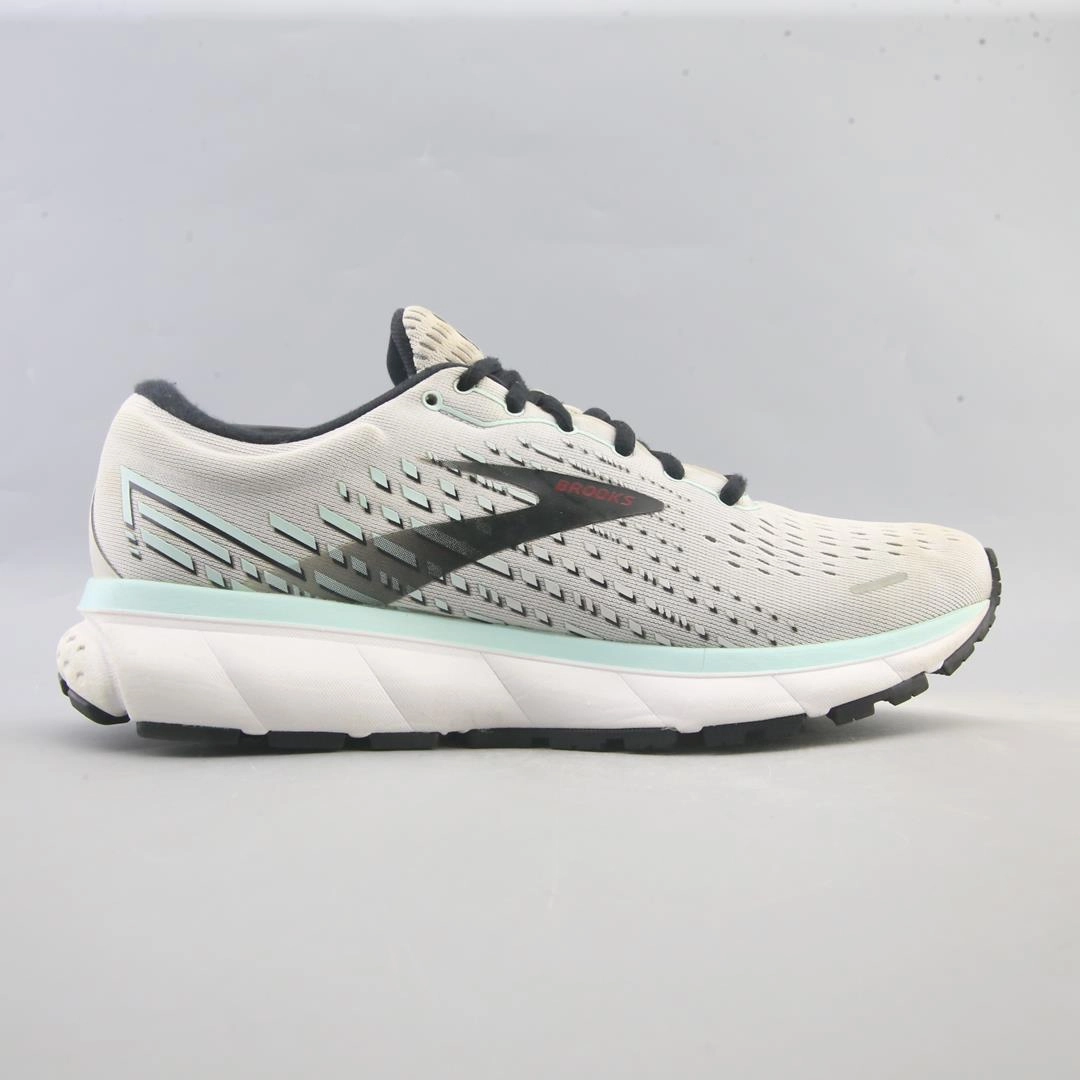 BROOKS GHOST 13 Brooks running footwear shots