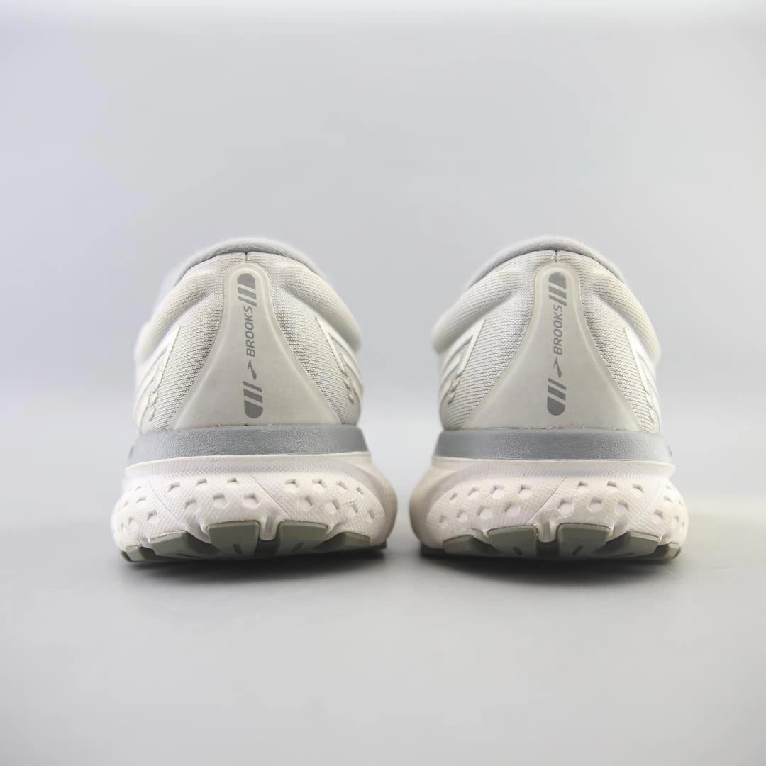 BROOKS GHOST 13 Brooks running footwear shots
