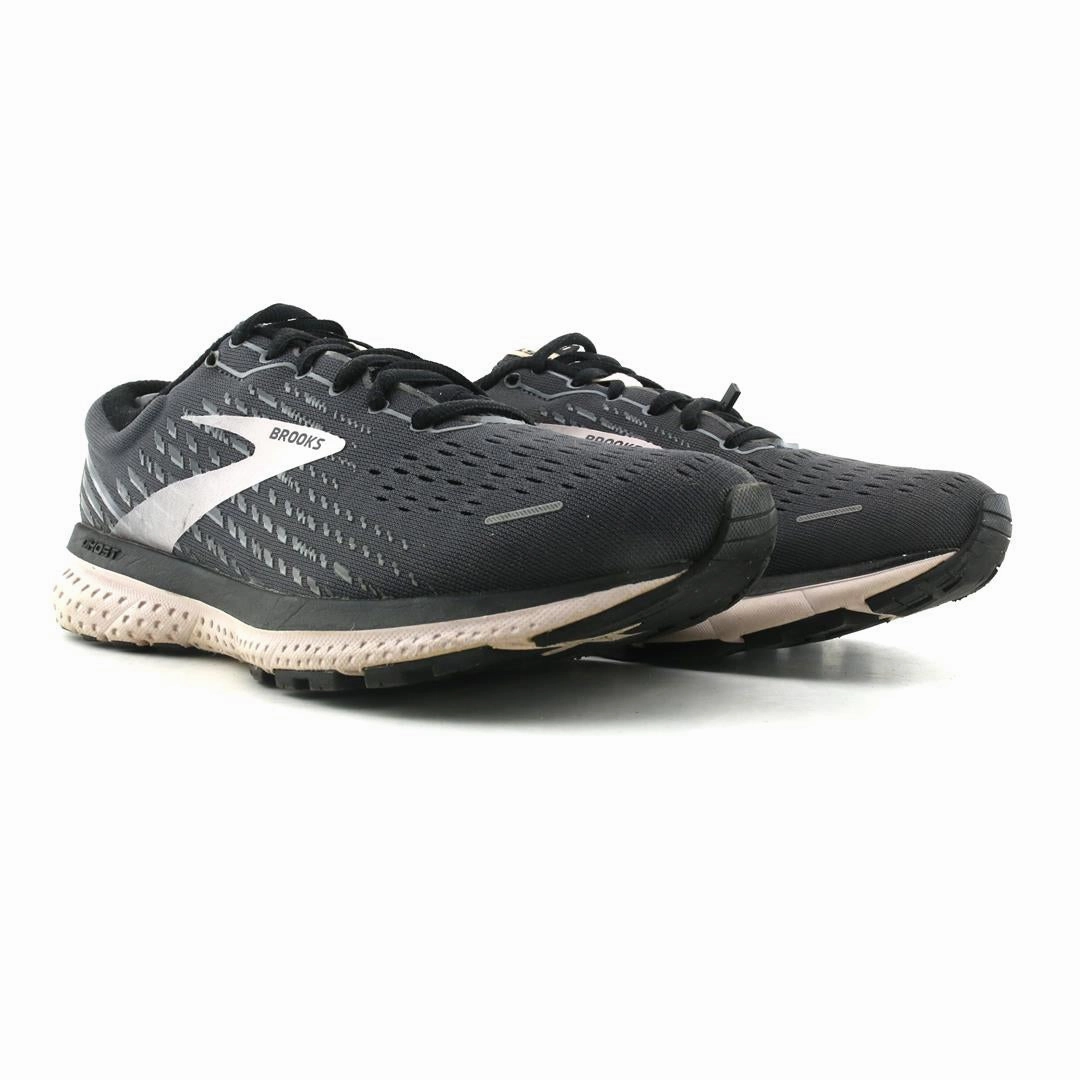 BROOKS GHOST 13 Brooks running shoe close-ups