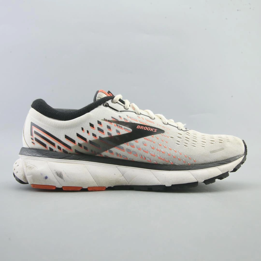 BROOKS GHOST 13 Brooks running shoe close-ups