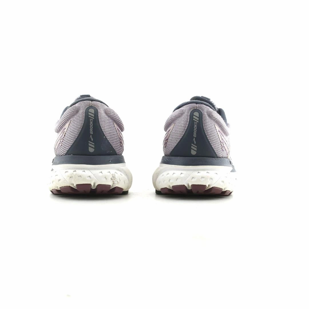 BROOKS GHOST 13 Brooks running shoe close-ups