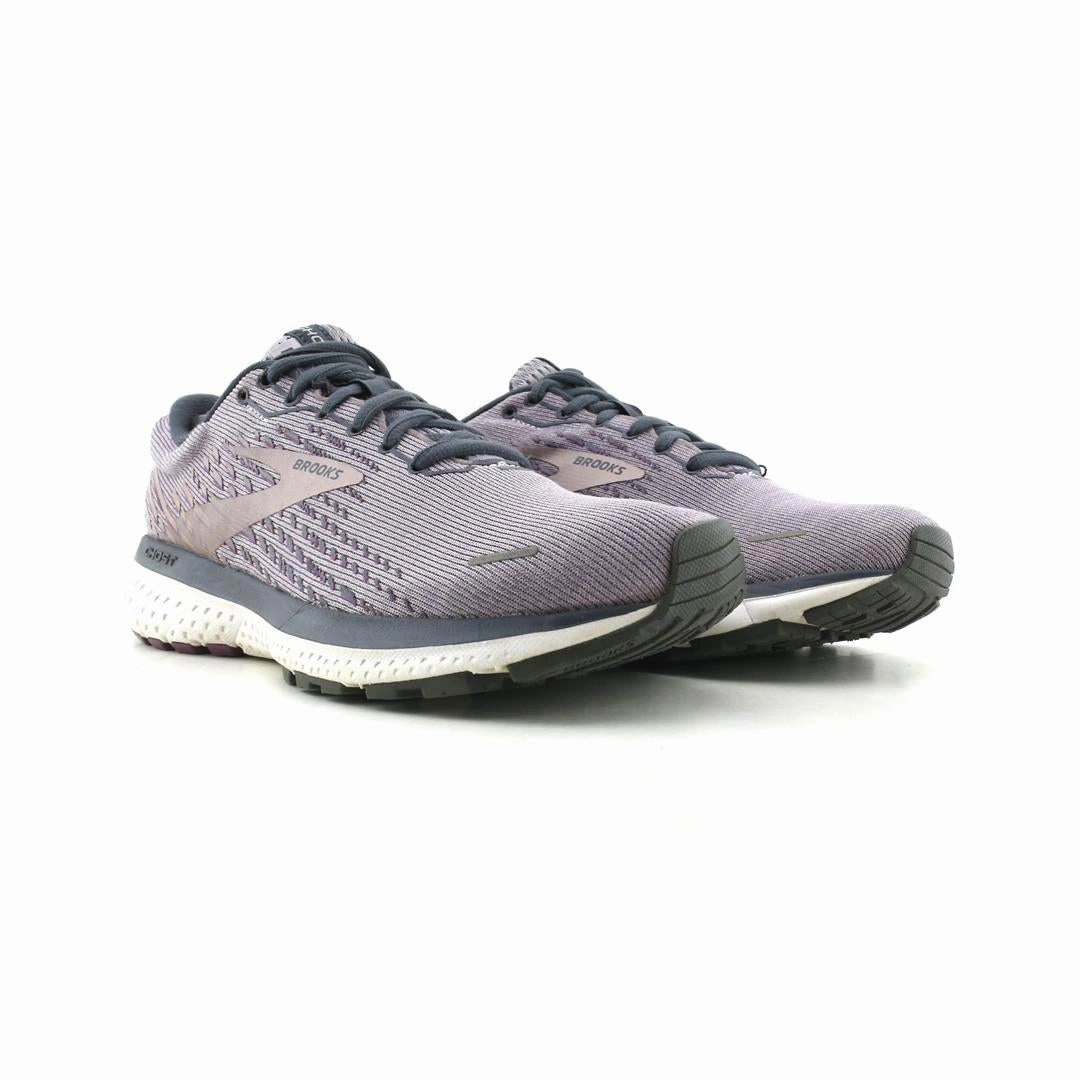 BROOKS GHOST 13 Brooks running shoe close-ups