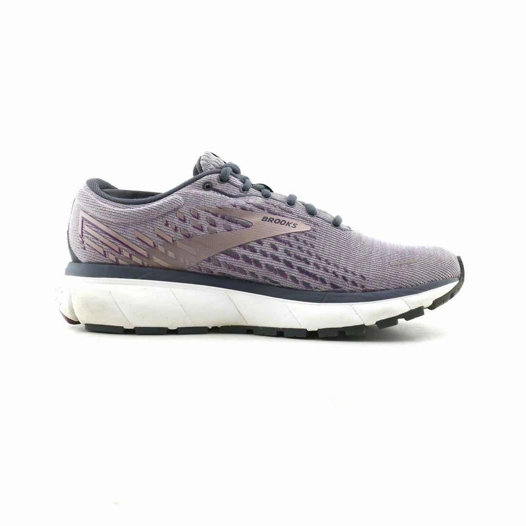 BROOKS GHOST 13 Brooks running shoe close-ups