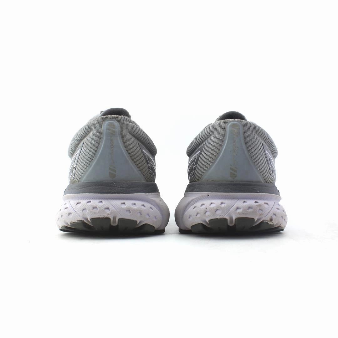 BROOKS GHOST 13 Brooks running shoe close-ups