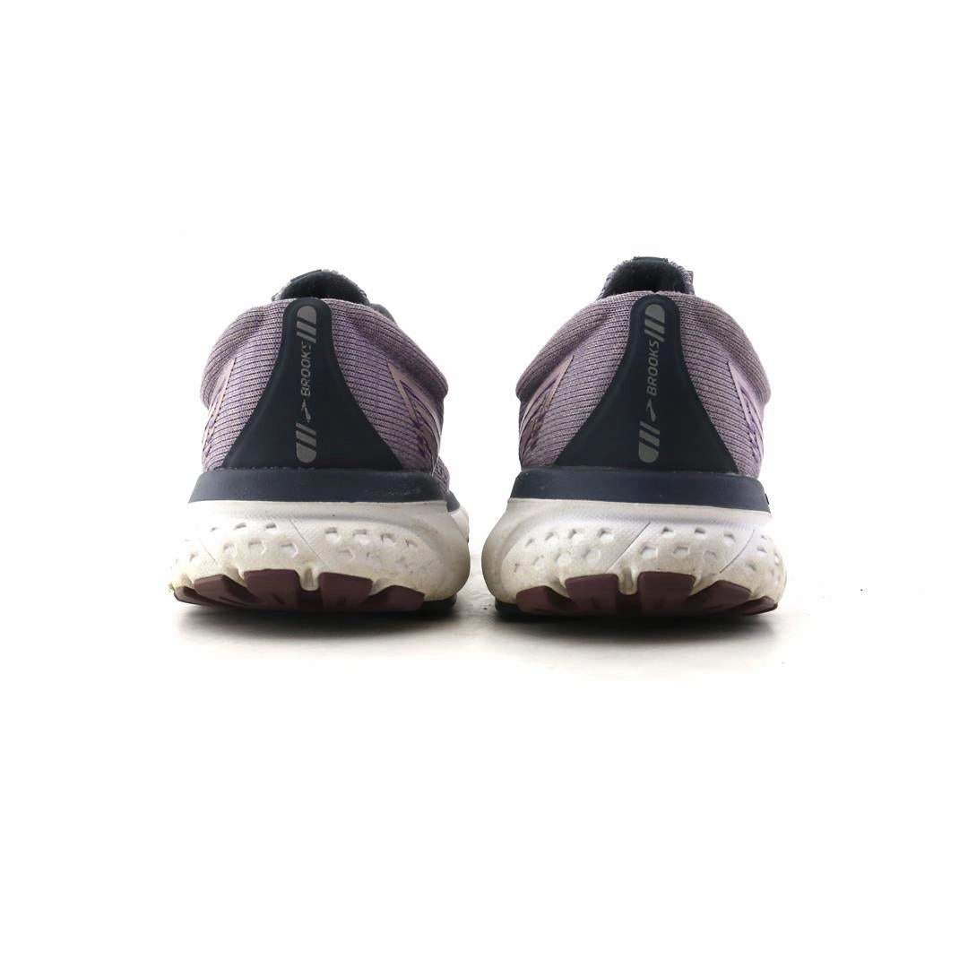 BROOKS GHOST 13 Brooks running shoe close-ups
