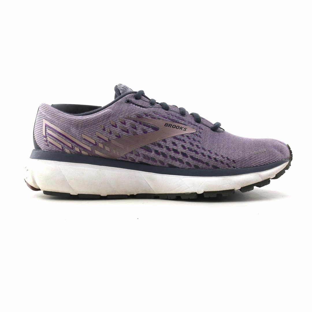 BROOKS GHOST 13 Brooks running shoe close-ups
