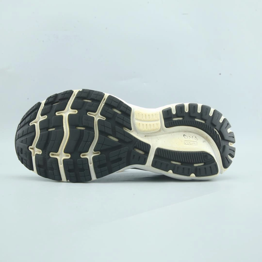 BROOKS GHOST 13 Brooks trainer design images