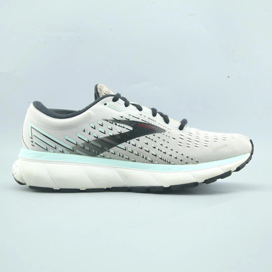 BROOKS GHOST 13 Brooks trainer design images