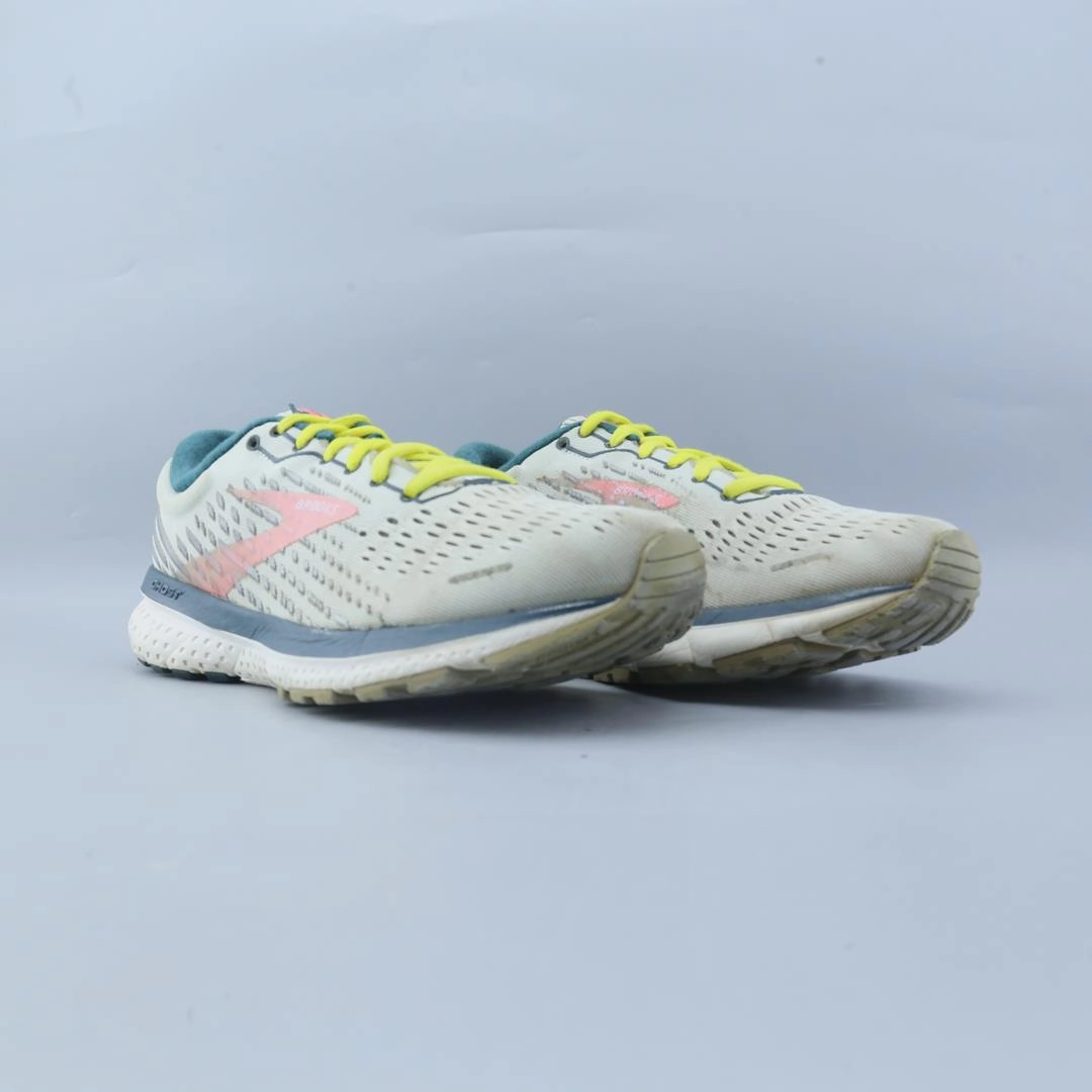 BROOKS GHOST 13 Brooks trainer design images