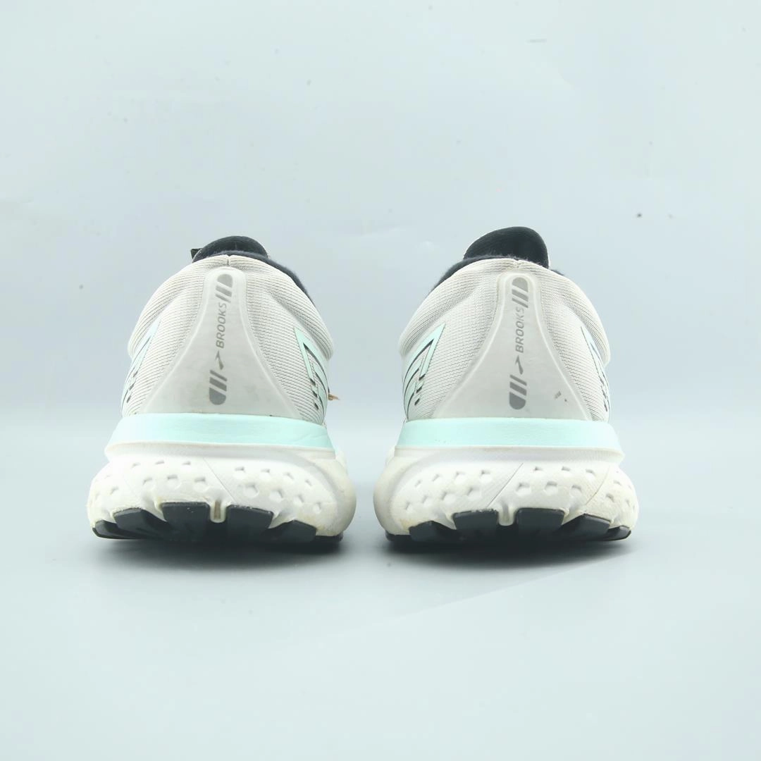 BROOKS GHOST 13 Brooks trainer design images