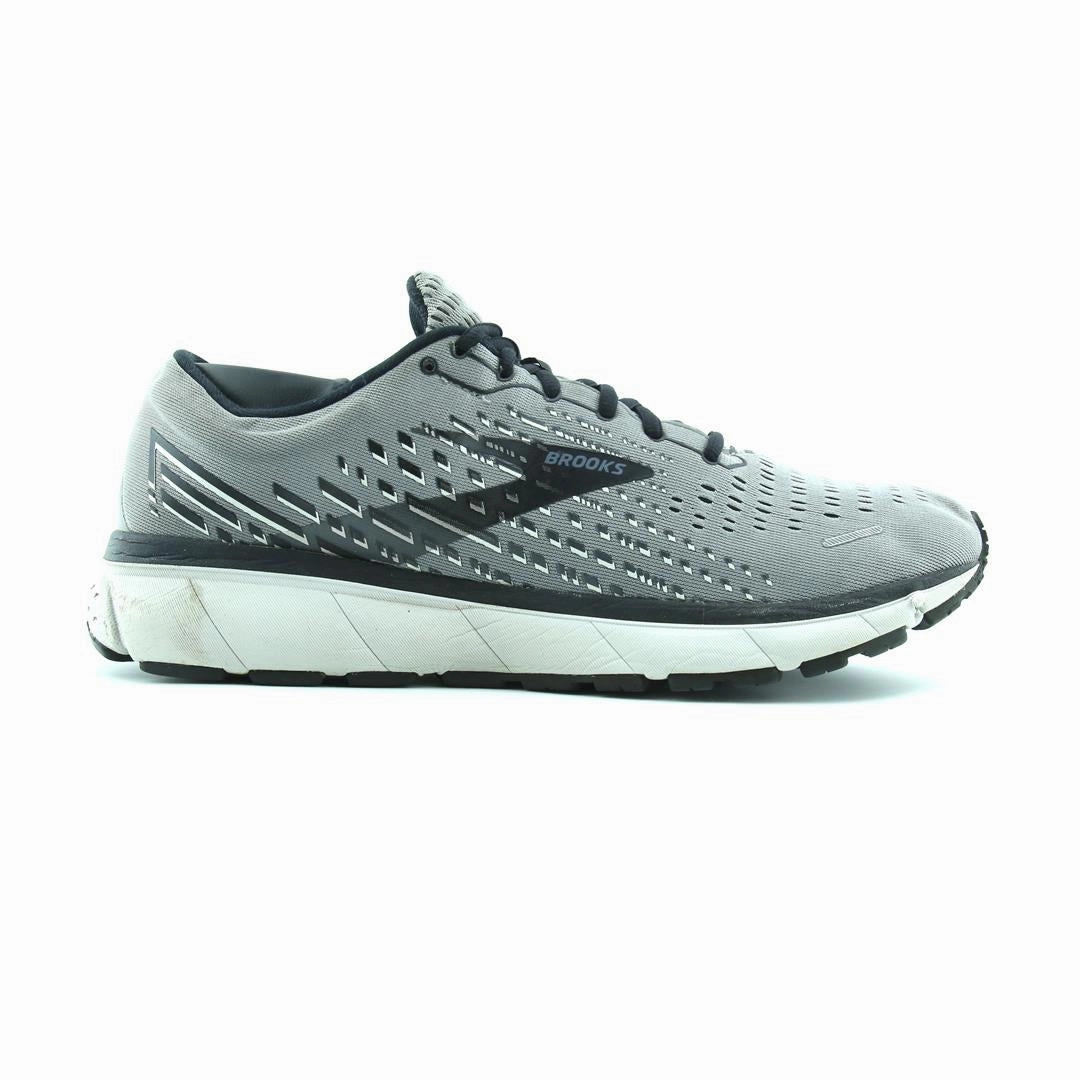 BROOKS GHOST 13 lightweight running shoe photos