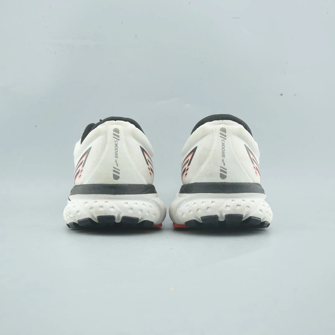 BROOKS GHOST 13 lightweight running shoe photos