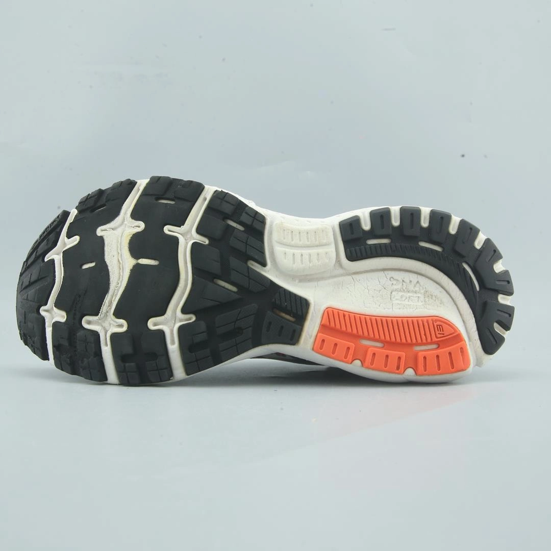 BROOKS GHOST 13 lightweight running shoe photos