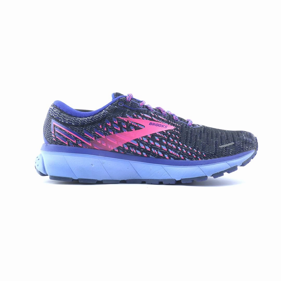 BROOKS GHOST 13 lightweight running shoe photos