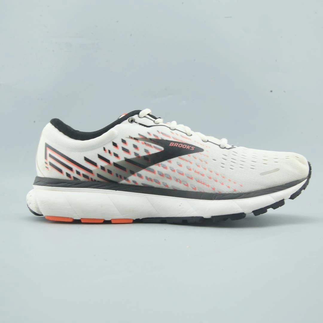 BROOKS GHOST 13 lightweight running shoe photos