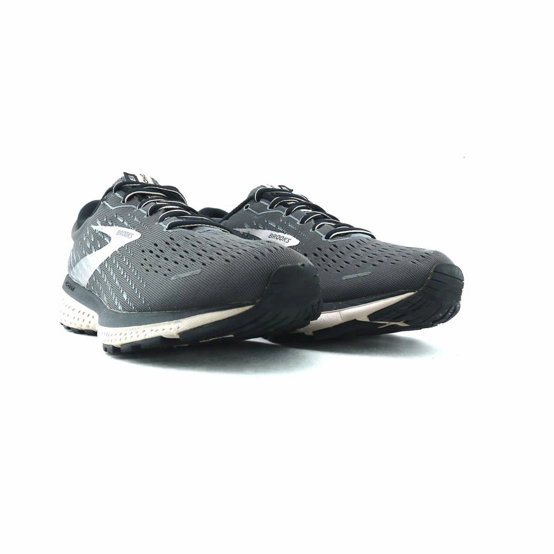 BROOKS GHOST 13 performance running shoe visuals