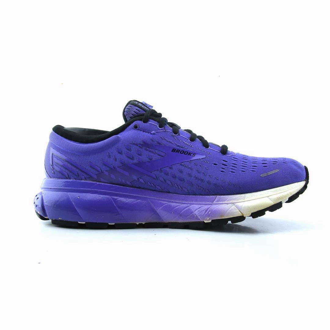 BROOKS GHOST 13 performance running shoe visuals