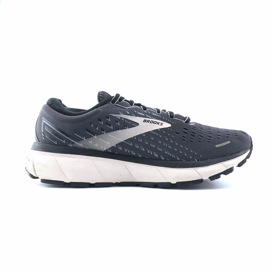 BROOKS GHOST 13 performance running shoe visuals