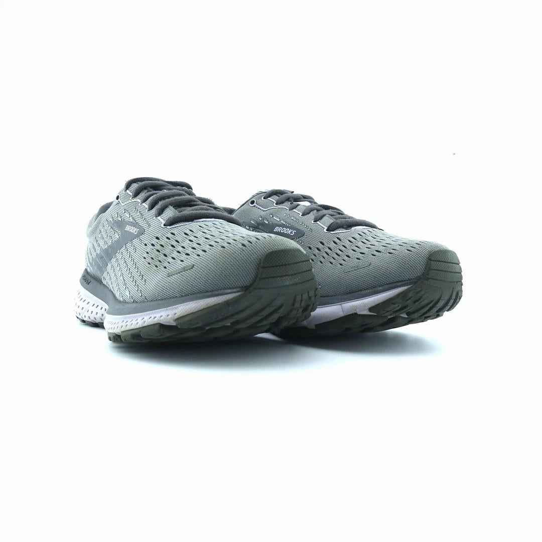 BROOKS GHOST 13 performance running shoe visuals