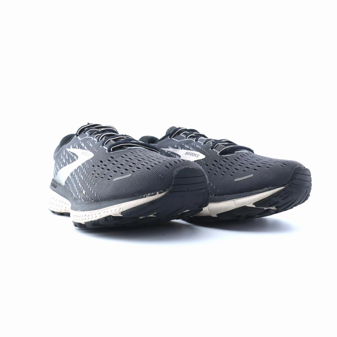 BROOKS GHOST 13 performance running shoe visuals