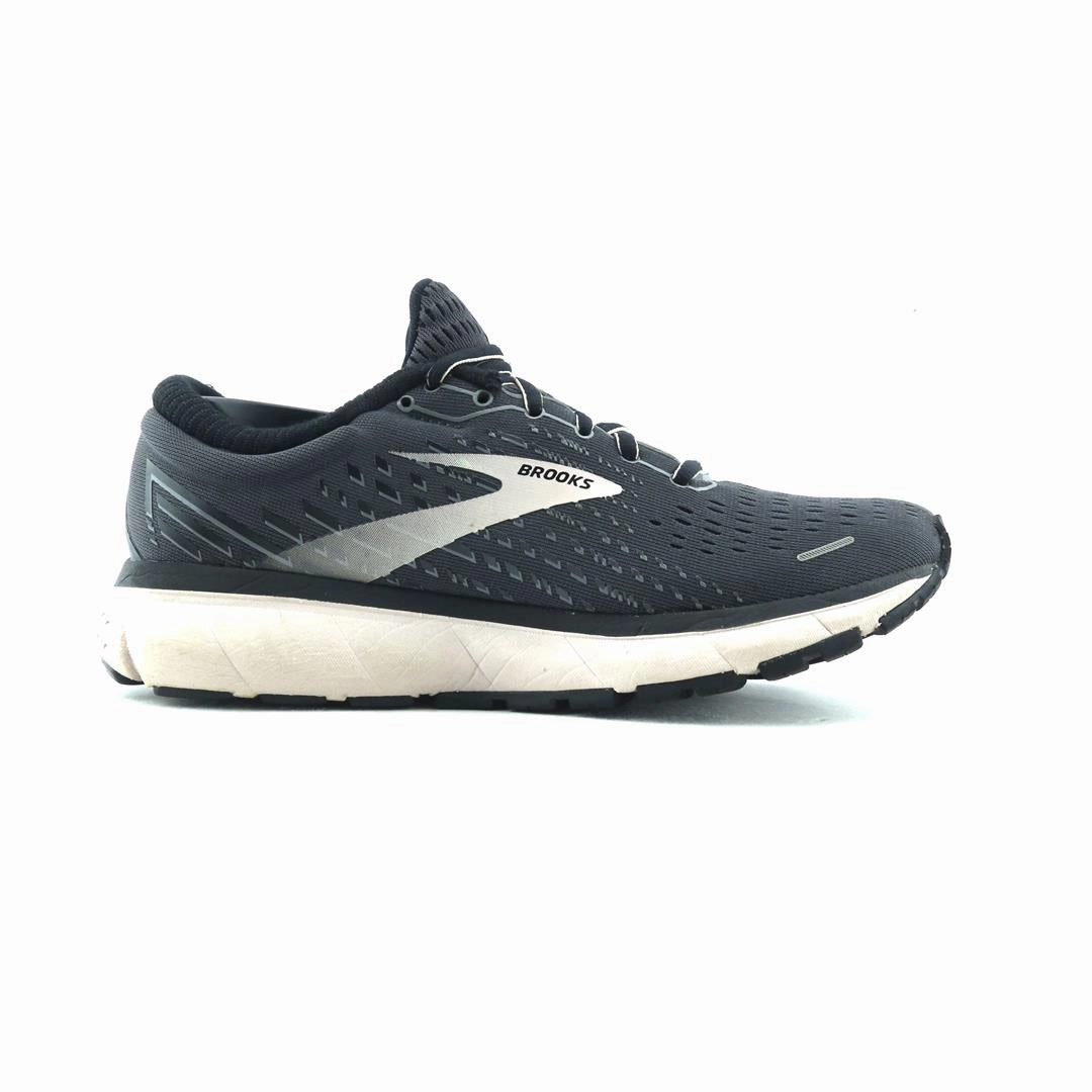 BROOKS GHOST 13 performance running shoe visuals