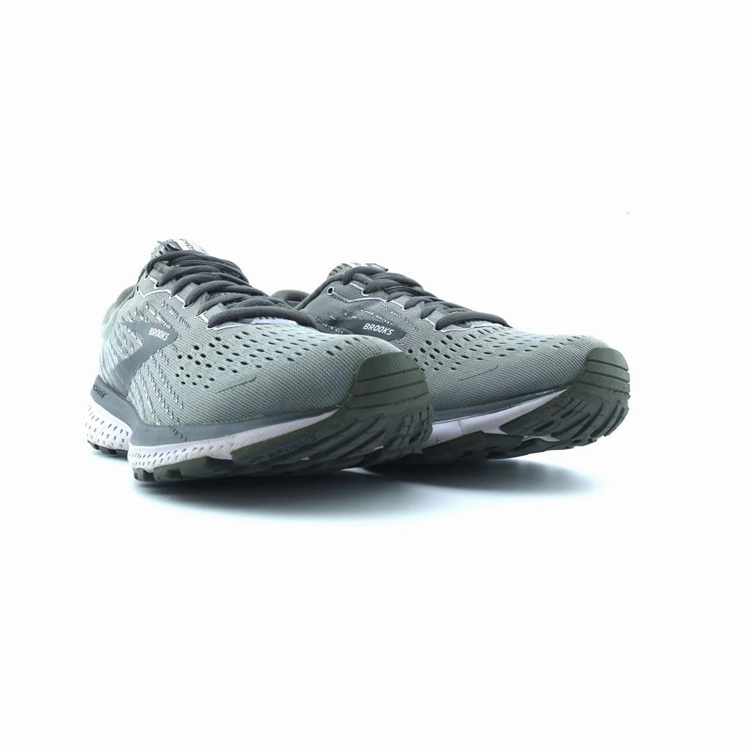 BROOKS GHOST 13 performance running shoe visuals