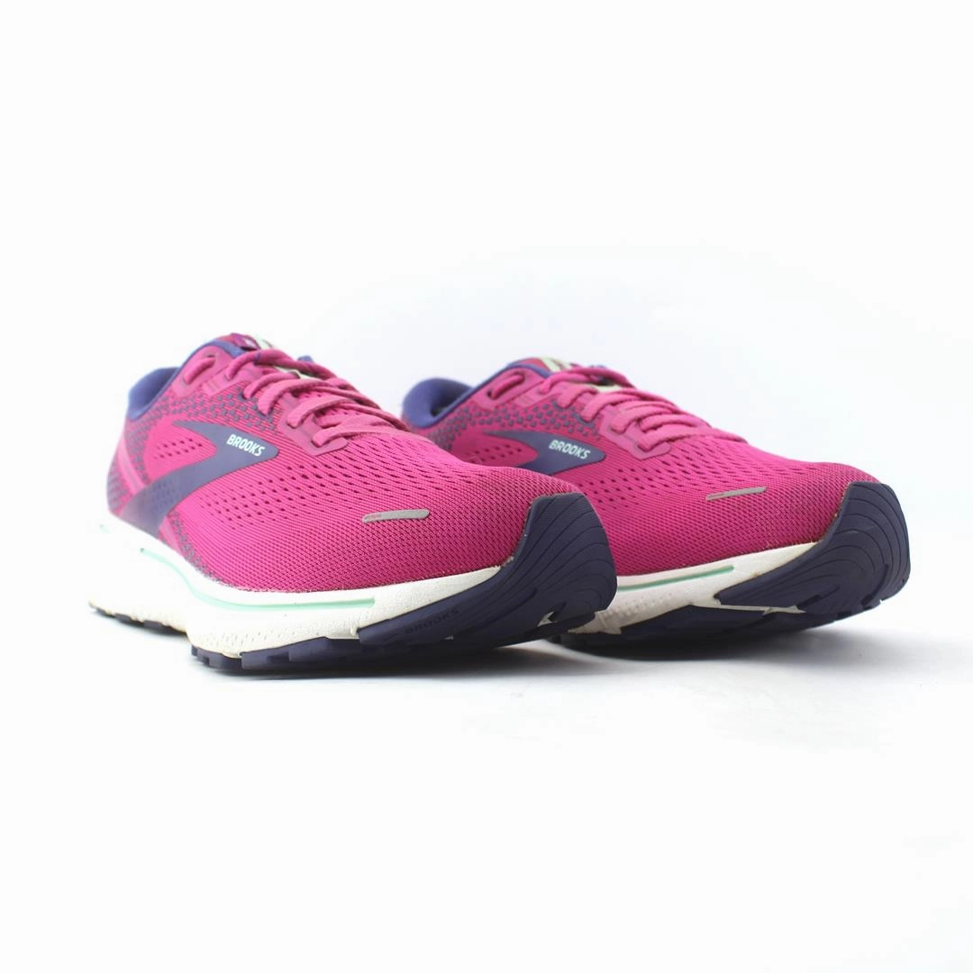 BROOKS GHOST 14 Brooks running footwear shots