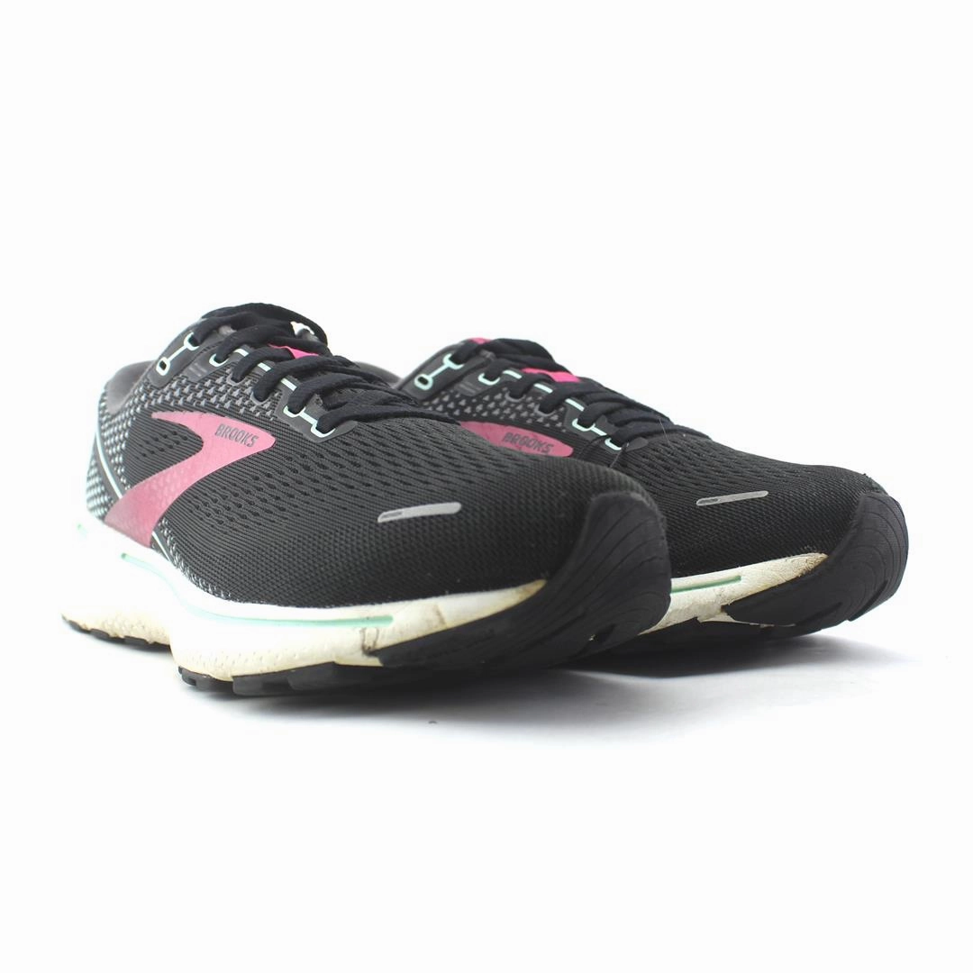 BROOKS GHOST 14 Brooks running footwear shots