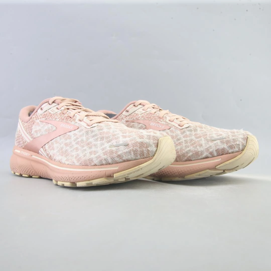 BROOKS GHOST 14 Brooks running footwear shots