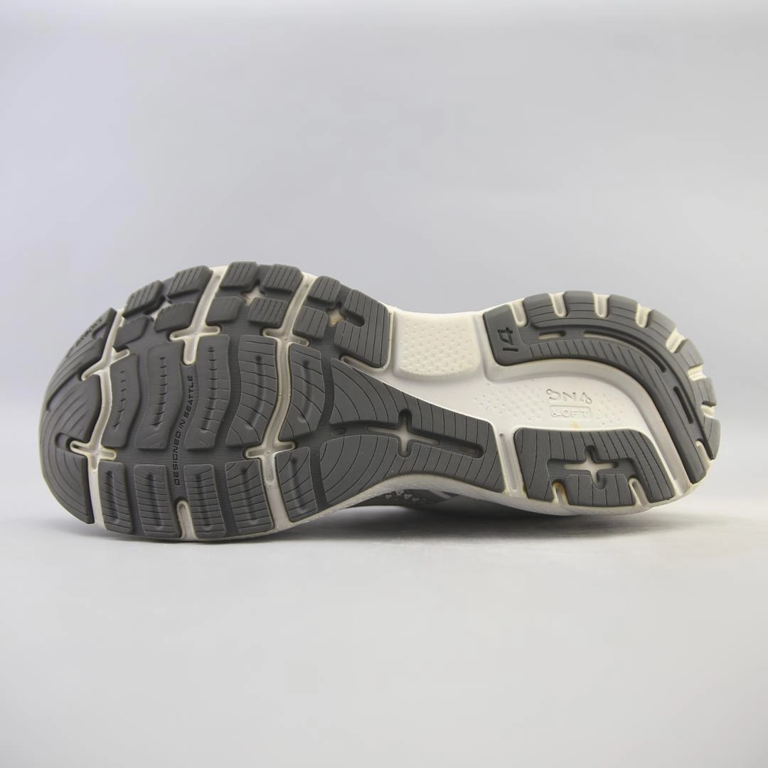 BROOKS GHOST 14 Brooks running shoe close-ups