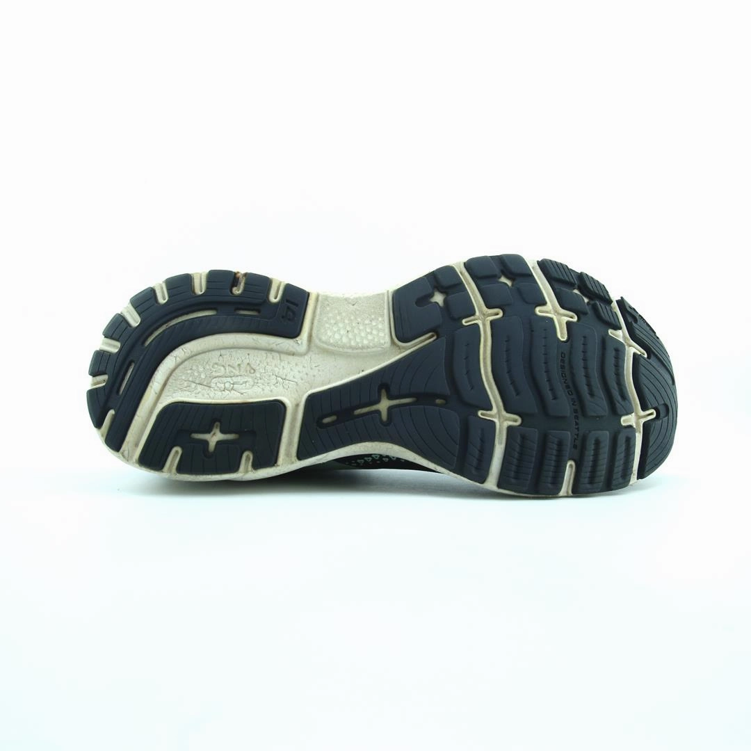 BROOKS GHOST 14 lightweight running shoe photos