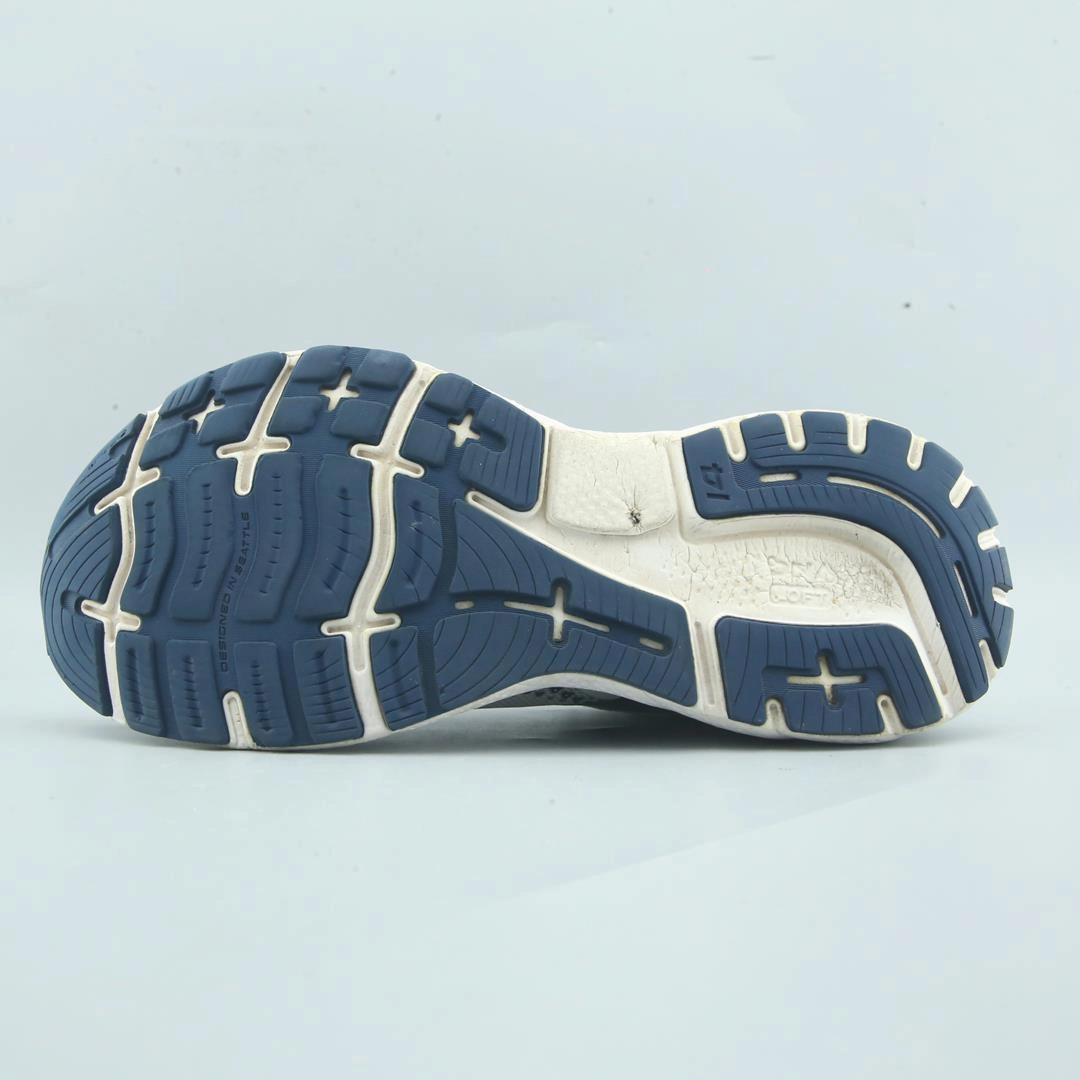 BROOKS GHOST 14 lightweight running shoe photos