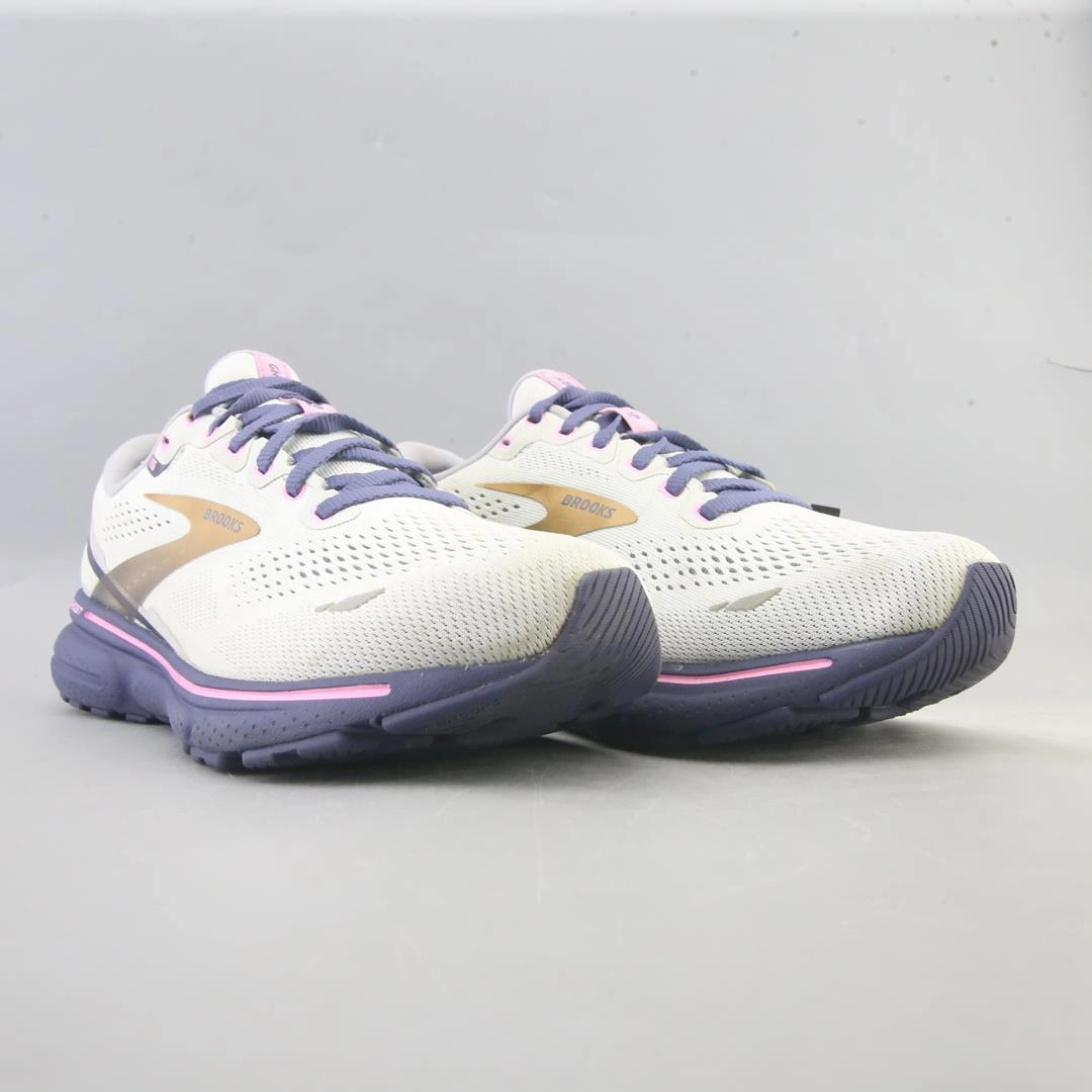 BROOKS GHOST 15 Brooks running footwear shots