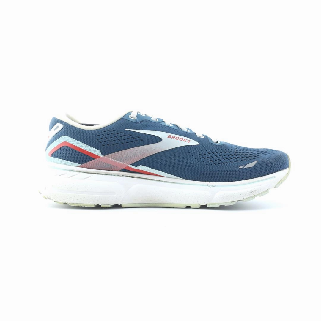 BROOKS GHOST 15 lightweight running shoe photos