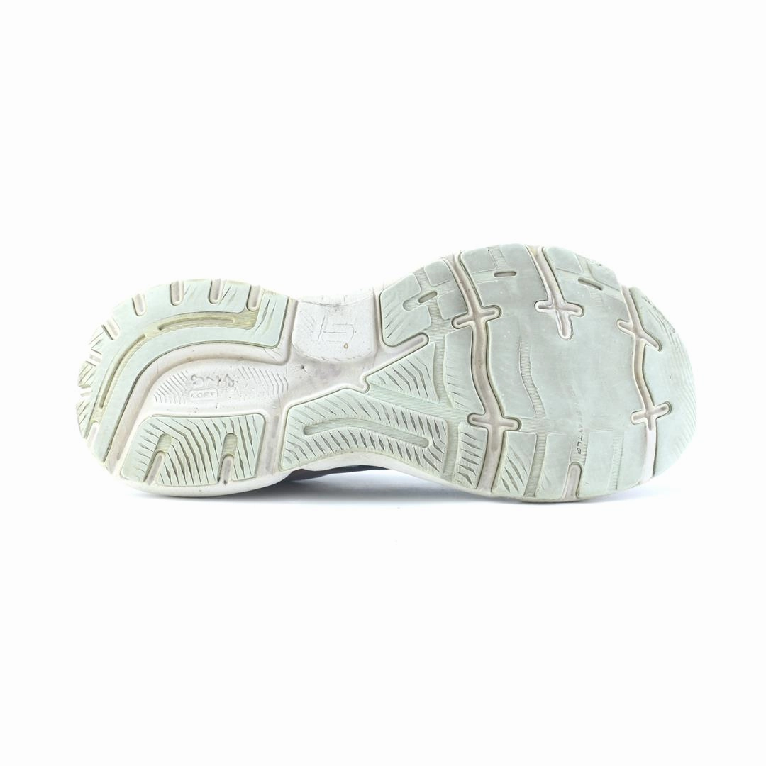 BROOKS GHOST 15 lightweight running shoe photos