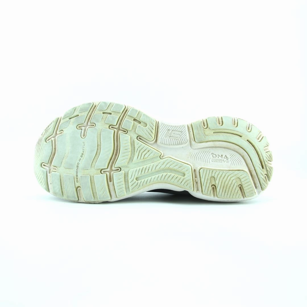 BROOKS GHOST 15 lightweight running shoe photos