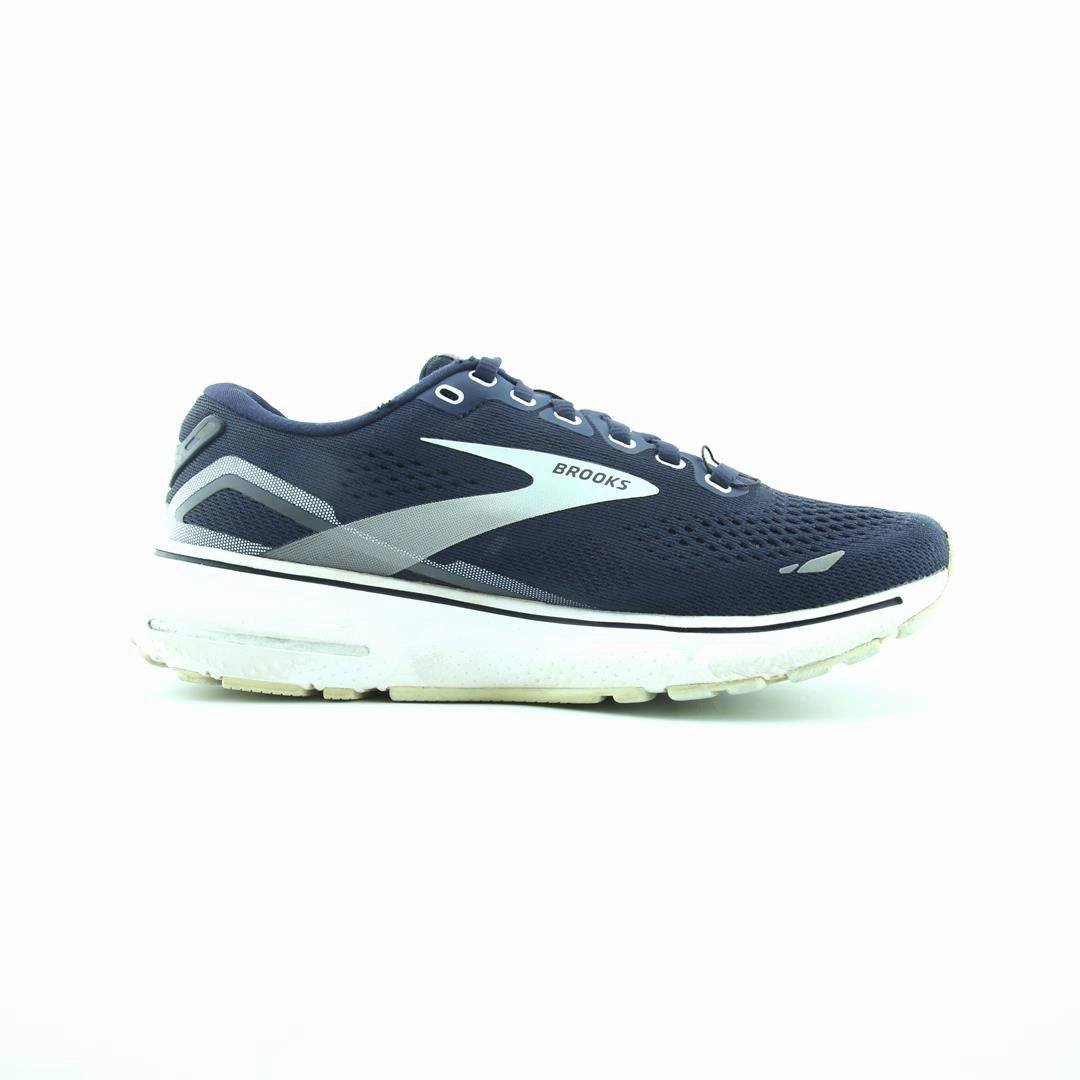 BROOKS GHOST 15 lightweight running shoe photos