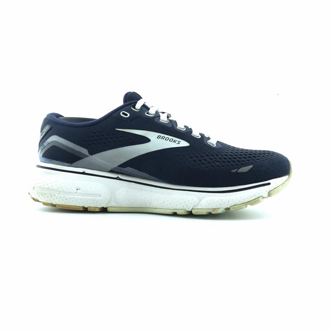 BROOKS GHOST 15 performance running shoe visuals