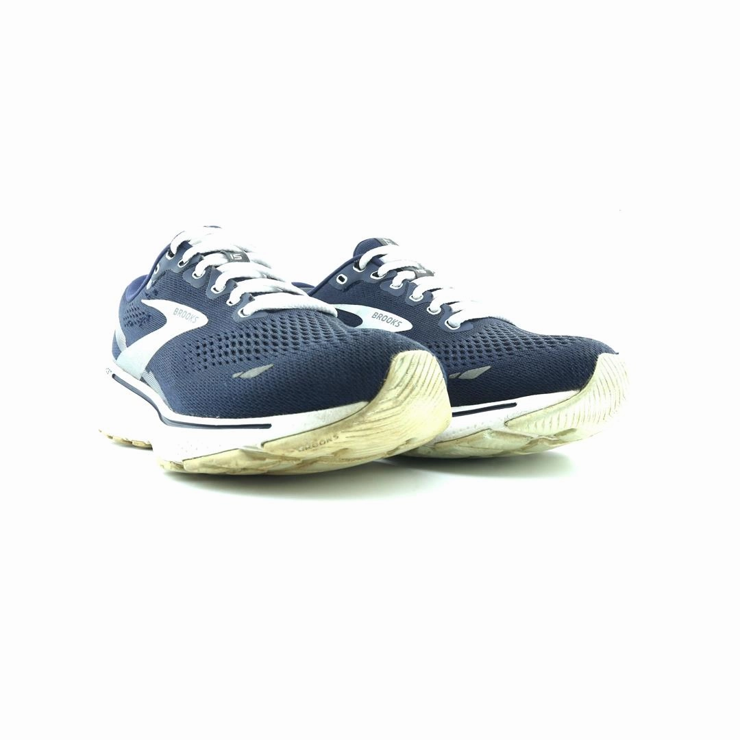 BROOKS GHOST 15 performance running shoe visuals