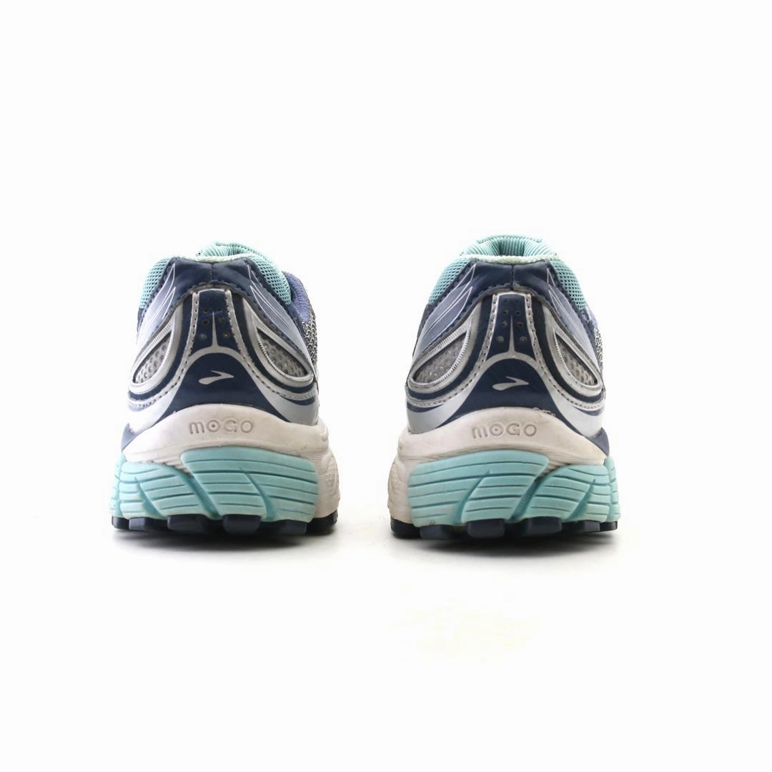 BROOKS GHOST 5 Brooks running footwear shots