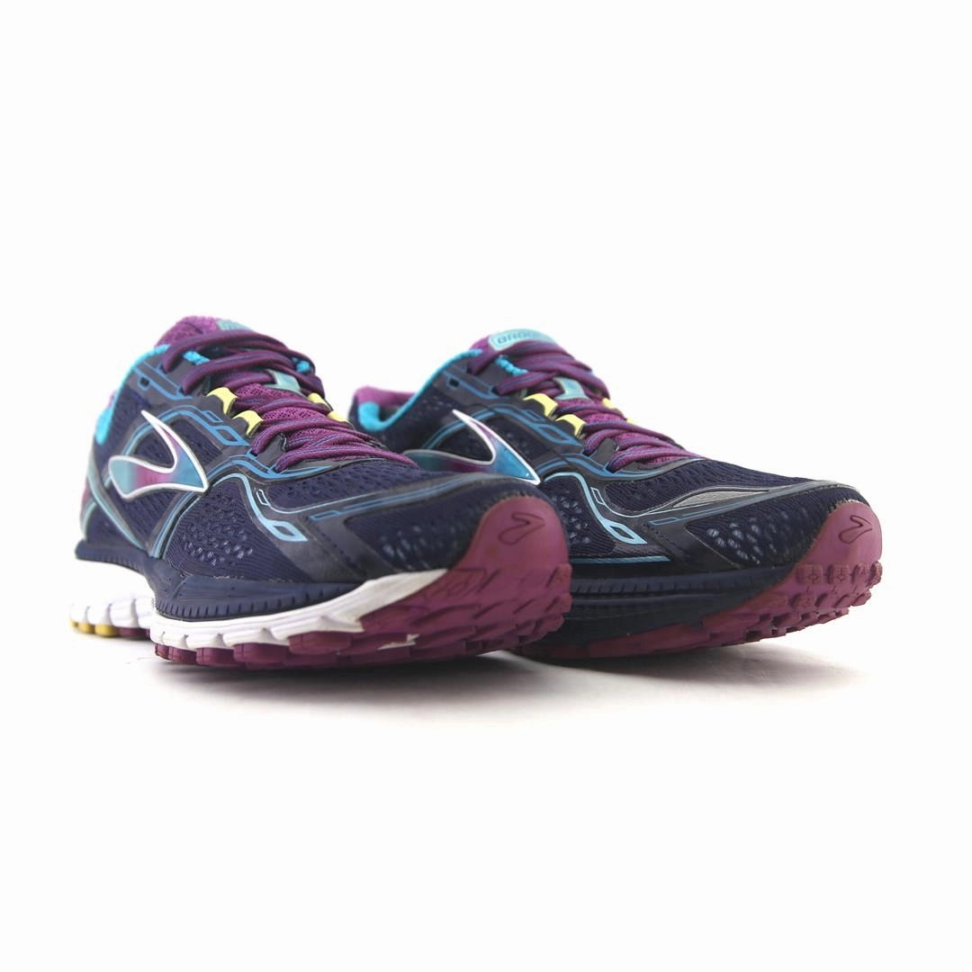 BROOKS GHOST 8 Brooks running footwear shots