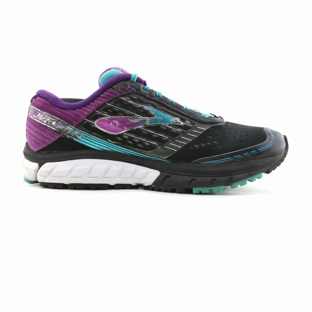 BROOKS GHOST 9 Brooks running footwear shots