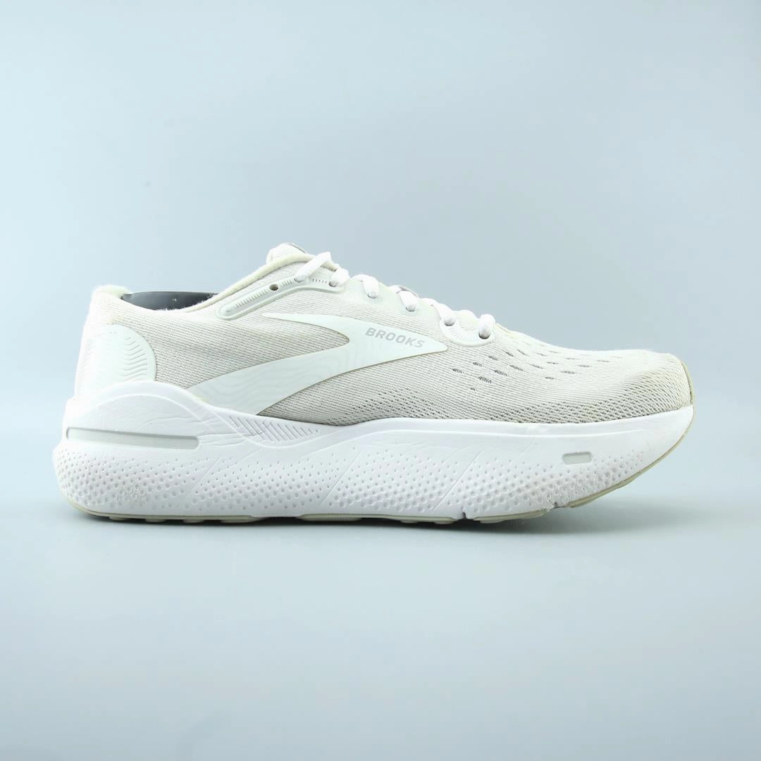 BROOKS GHOST MAX performance running shoe visuals