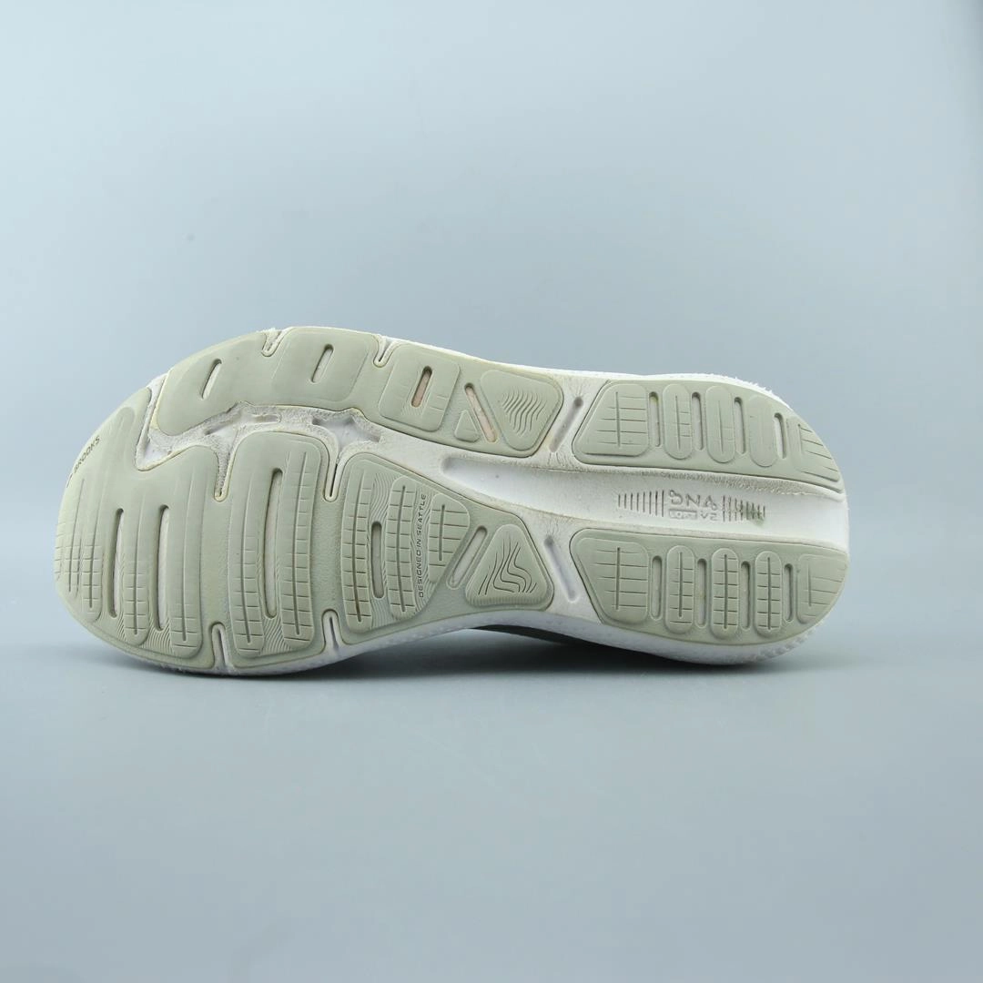 BROOKS GHOST MAX performance running shoe visuals