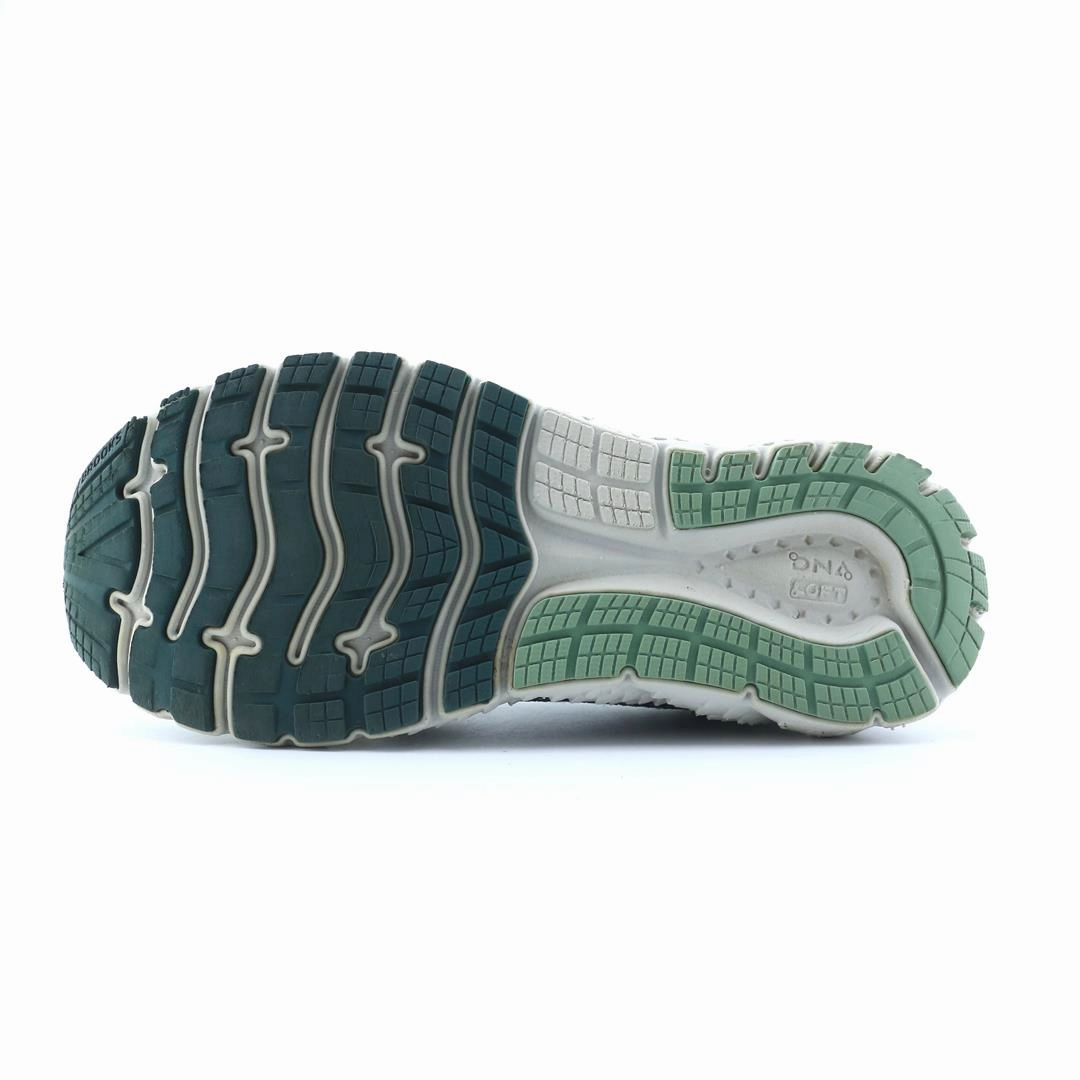 BROOKS GLYCERIN 17 performance running shoe visuals