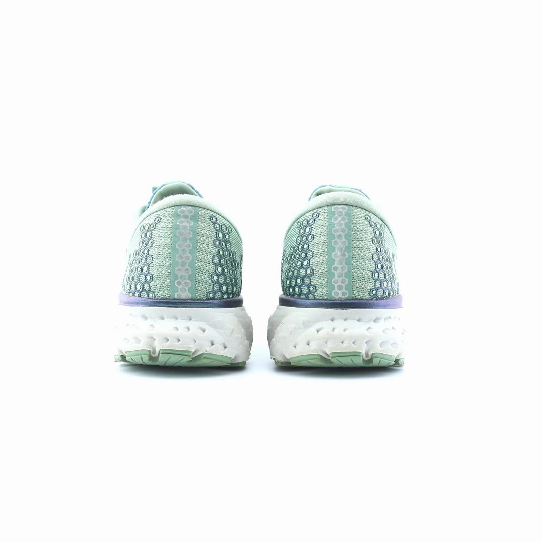 BROOKS GLYCERIN 17 performance running shoe visuals