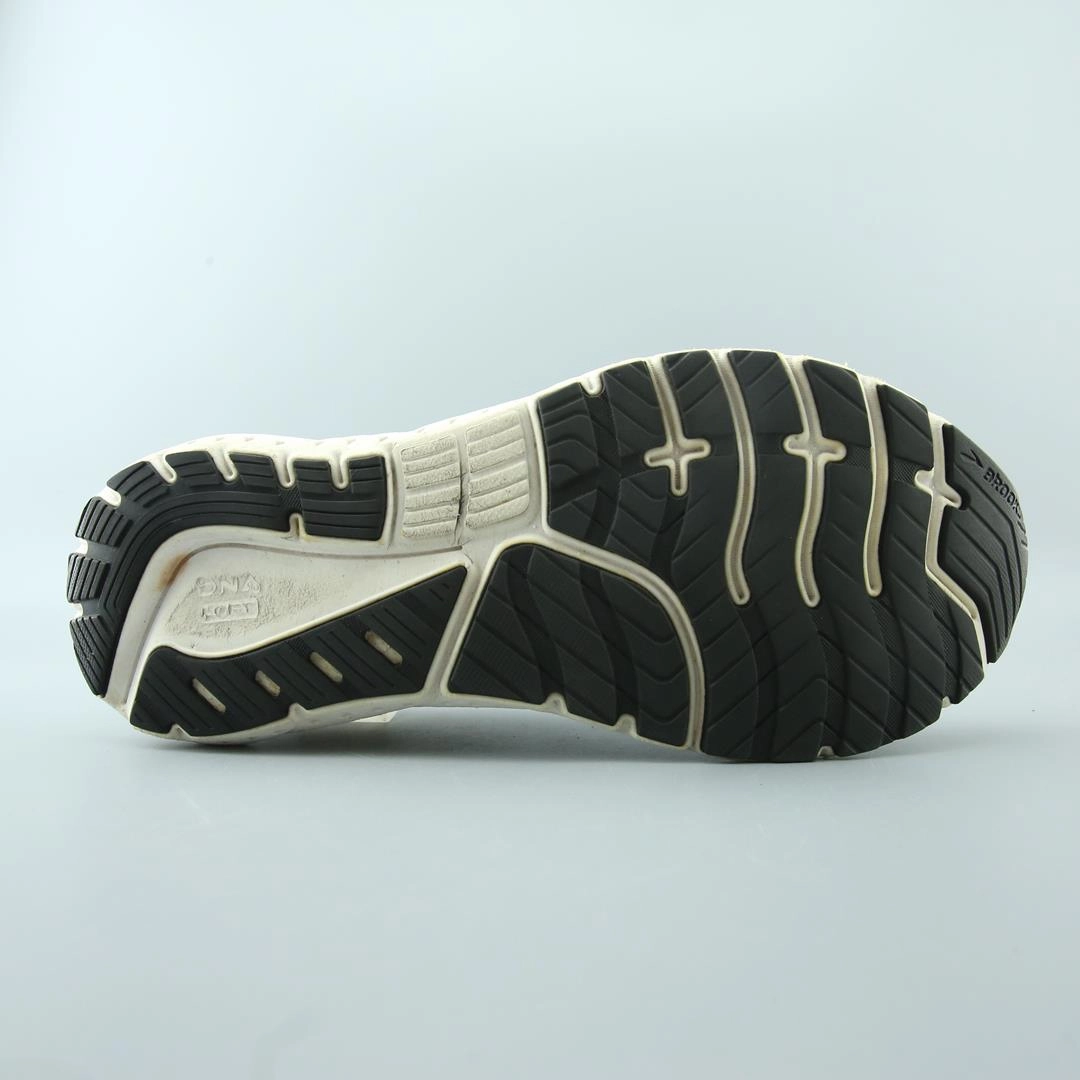 BROOKS GLYCERIN 18 performance running shoe visuals