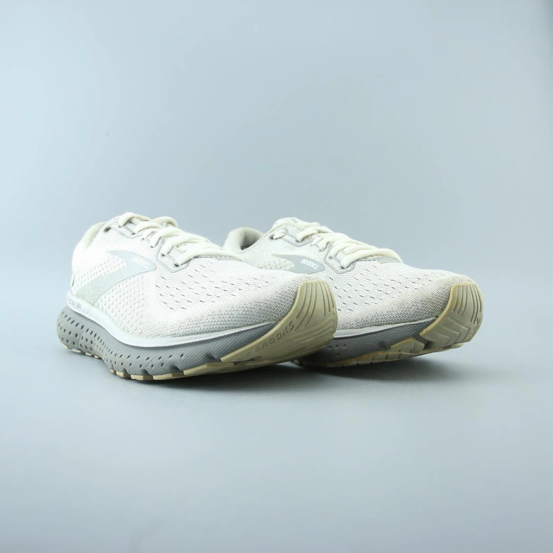 BROOKS GLYCERIN 18 performance running shoe visuals