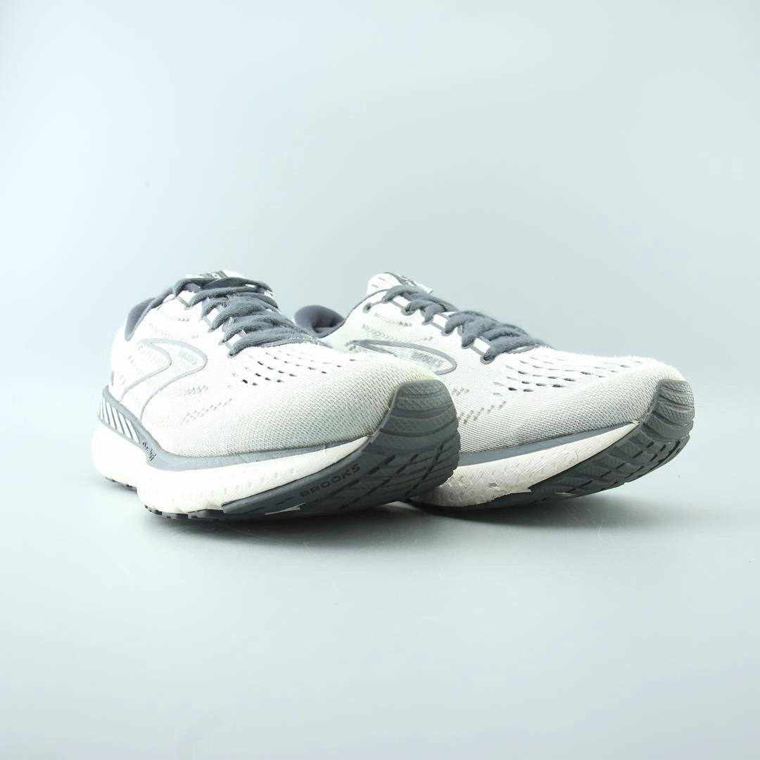 BROOKS GLYCERIN 19 performance running shoe visuals